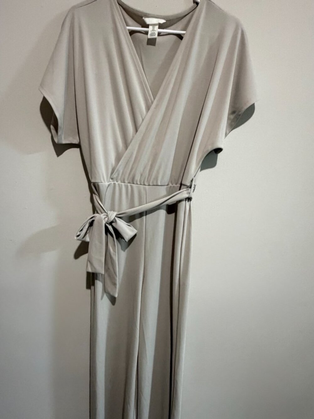 H&M Women’s Beige Taupe Wrap Front Wide Leg Jumpsuit Tie Waist Short Sleeve M